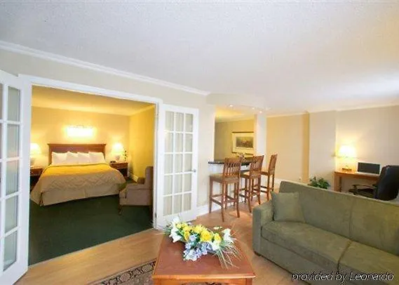 Comfort Hotel Airport North Toronto