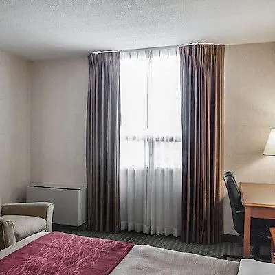 Comfort Hotel Airport North Toronto 3*,